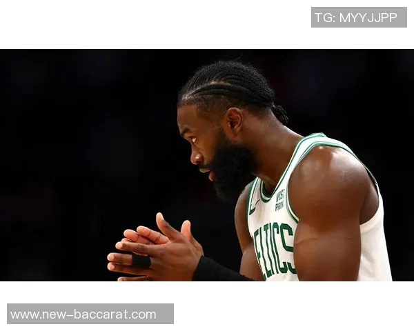 杰伦布朗高效表现三分球火力全开助力球队获胜